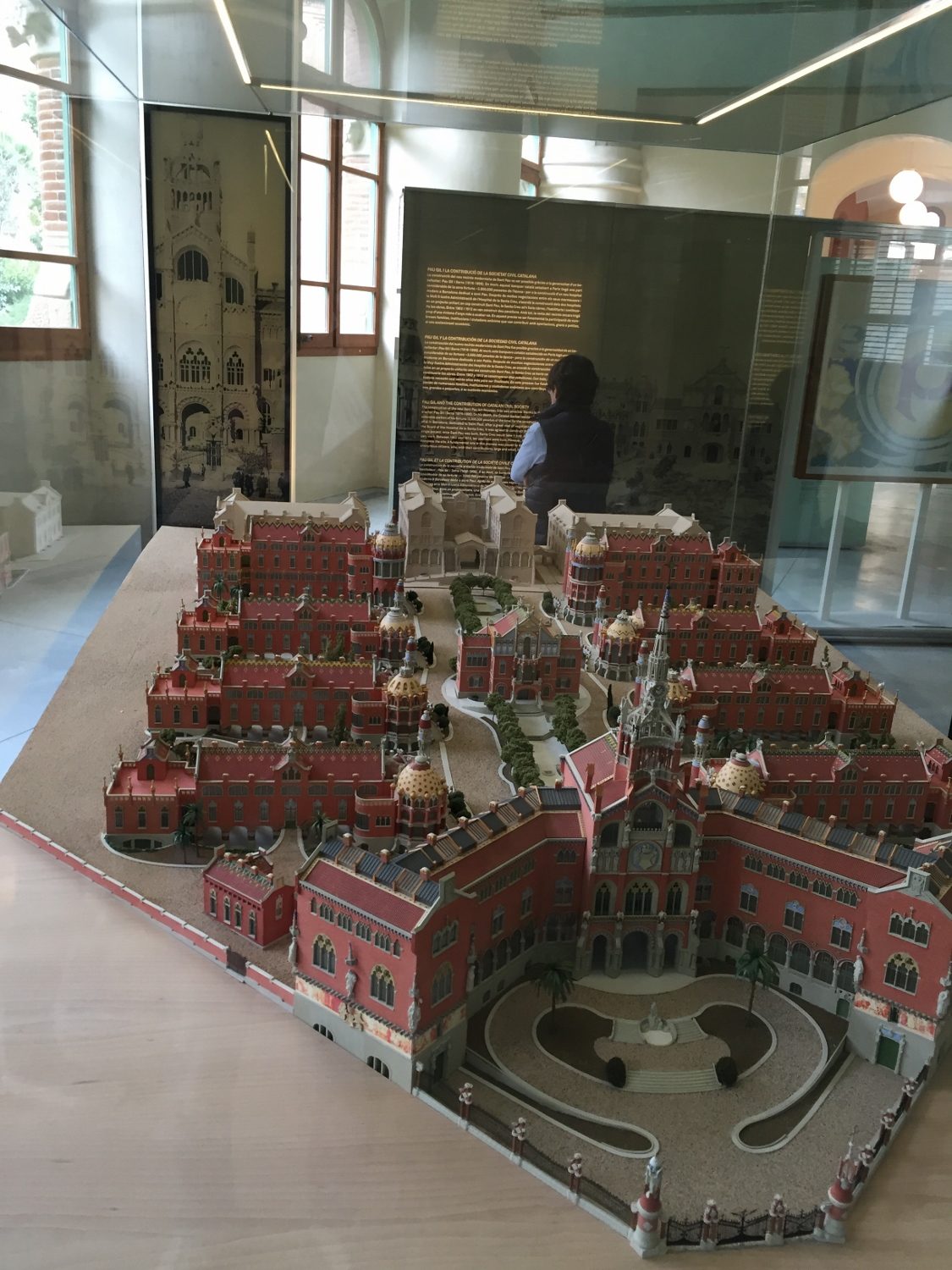 Hospital's model, Hospital de la Santa Creu i Sant Pau (modernist site), Barcelona (by Eugenio Giannarelli) (2) (1125x1500).jpg